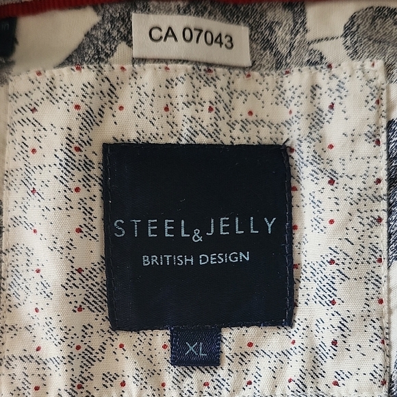 Shirt Men Steel&Jelly London Size XL, White Button Down with Faded Floral Design - Picture 6 of 6